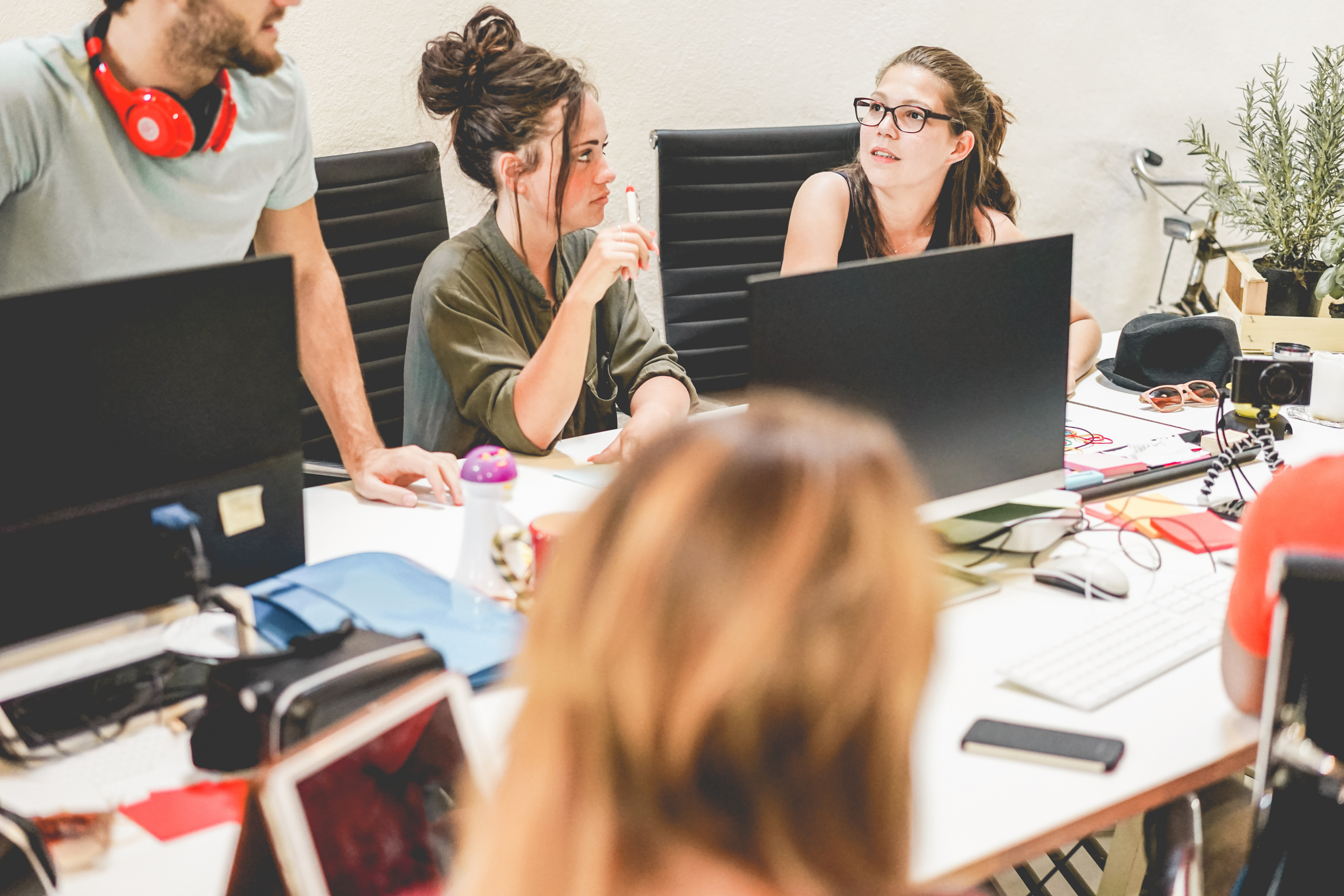 marketing team discussing inbound marketing packages